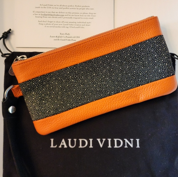 Laudi Vidni Wristlet - Picture 2 of 13